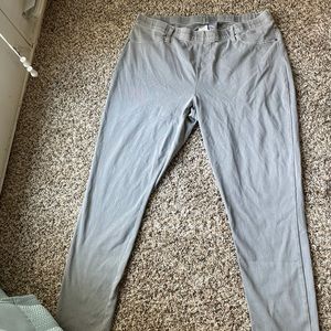 Light gray jeggings